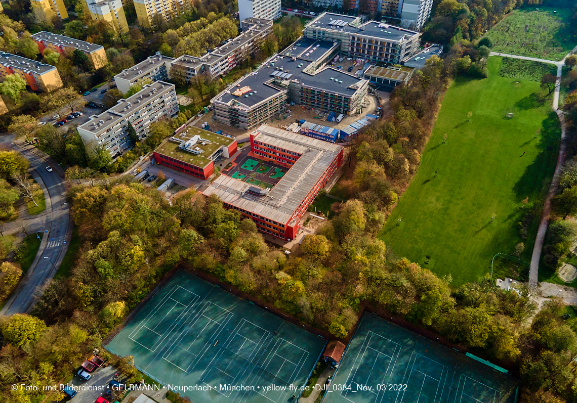 03.11.2022 -  Ostparksee mit Umgebung in Neuperlach